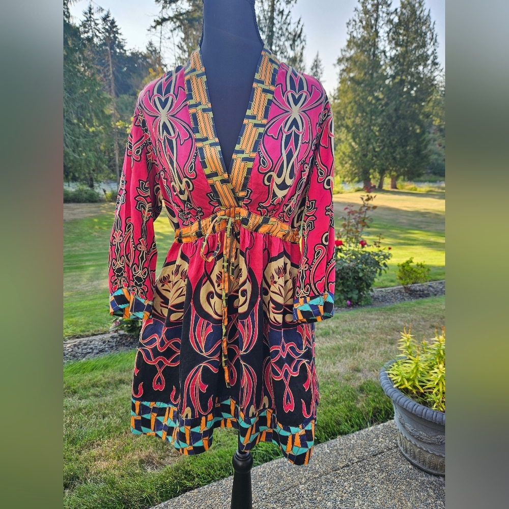 CAbi Pink and Orange Geometric Long Tunic Blouse Sz S Perfect For  any Ocassions